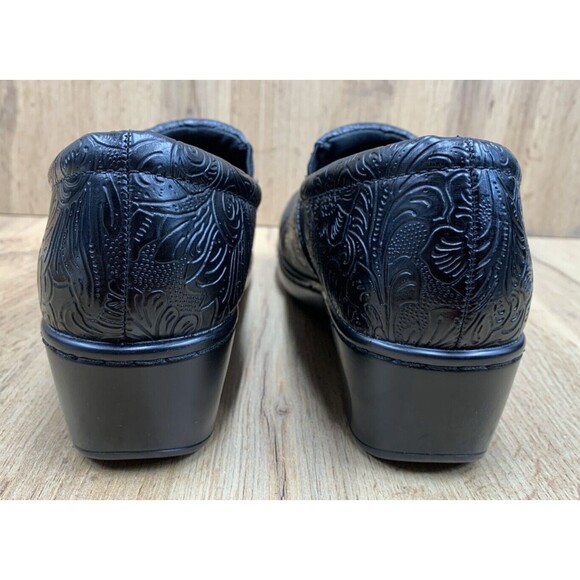 Yuu Bathanee Clog Shoes Women's Size 8.5 M Black Embossed Flower Slip On Nurse - Picture 7 of 16